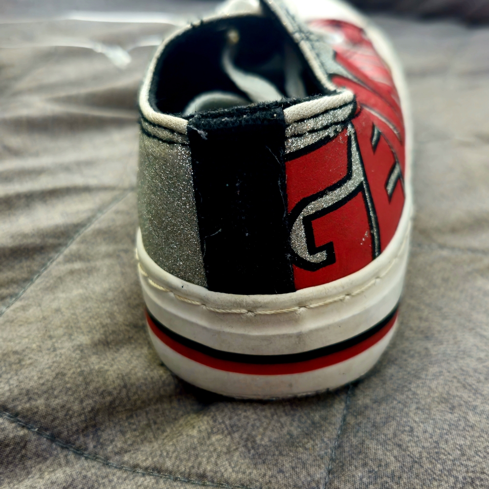 UGA Red and Black Graphic Sneakers Size 6. image 6